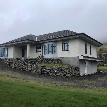 Þverhamar Hostel Breiddalsvik ภายนอก รูปภาพ
